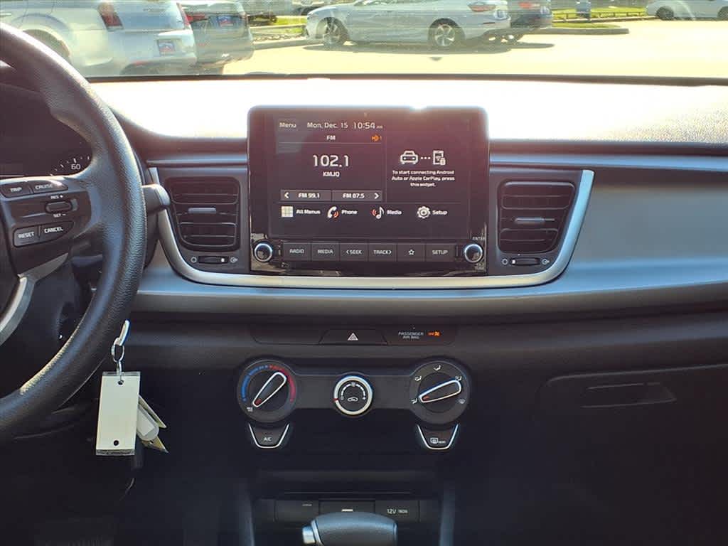 Thumbnail: 2023 Kia Rio - 16