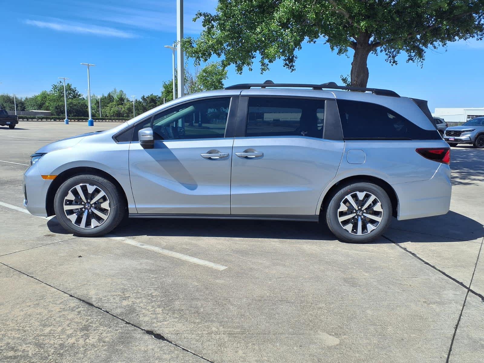 Thumbnail: 2026 Honda Odyssey - 3