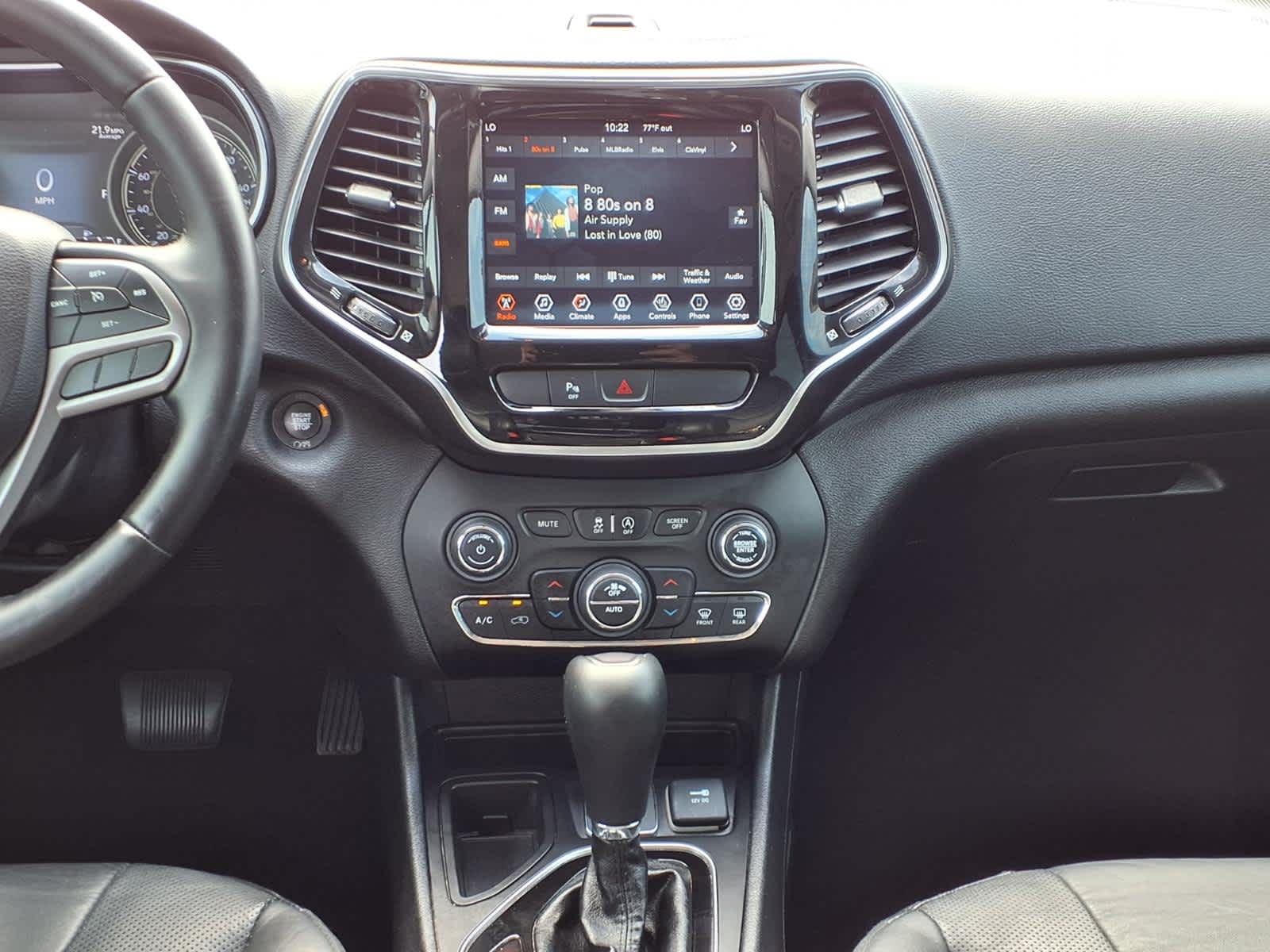 Thumbnail: 2019 Jeep Cherokee - 16