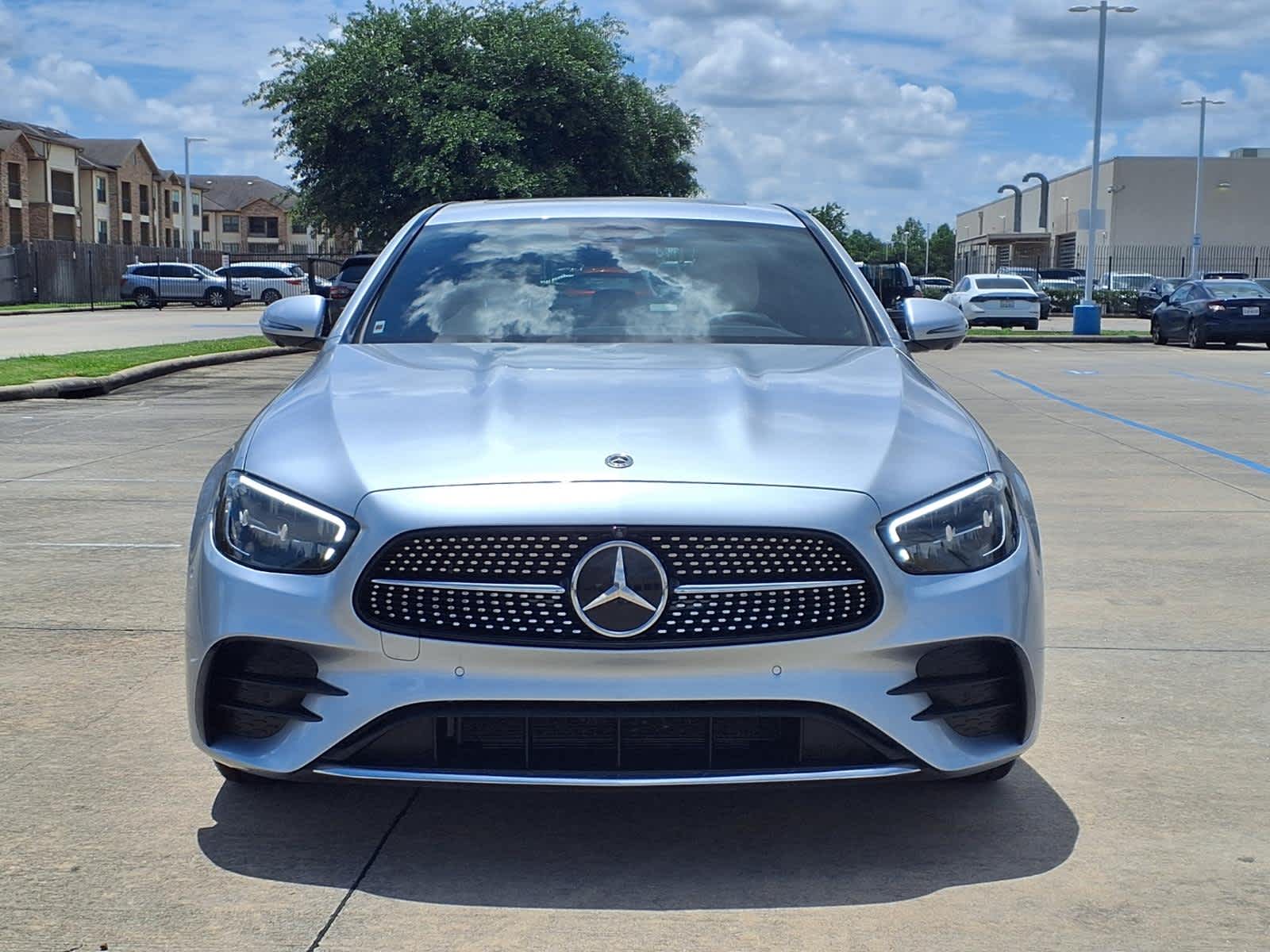 Thumbnail: 2022 Mercedes-Benz E-Class - 2