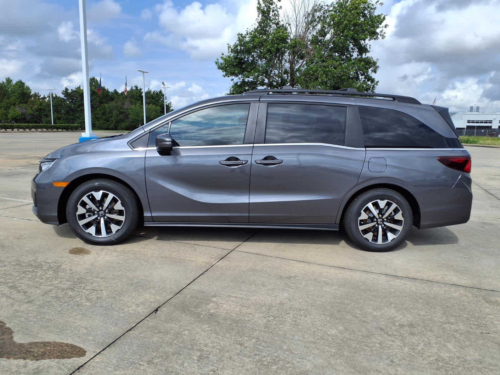 Thumbnail: 2026 Honda Odyssey - 3