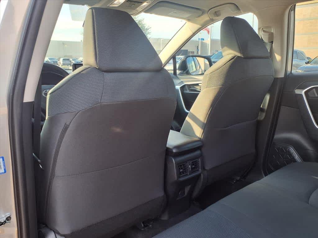 Thumbnail: 2022 Toyota RAV4 - 12