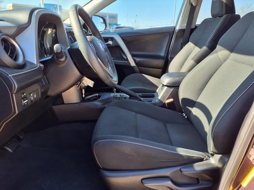 Thumbnail: 2017 Toyota RAV4 - 10