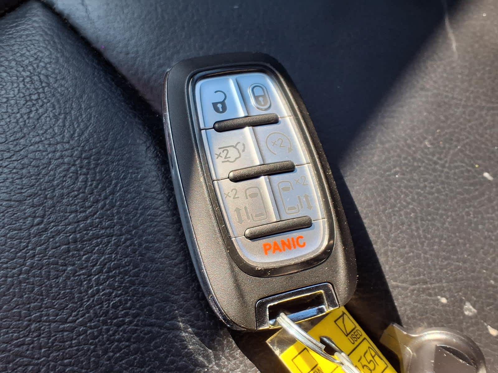 Thumbnail: 2017 Chrysler Pacifica - 24