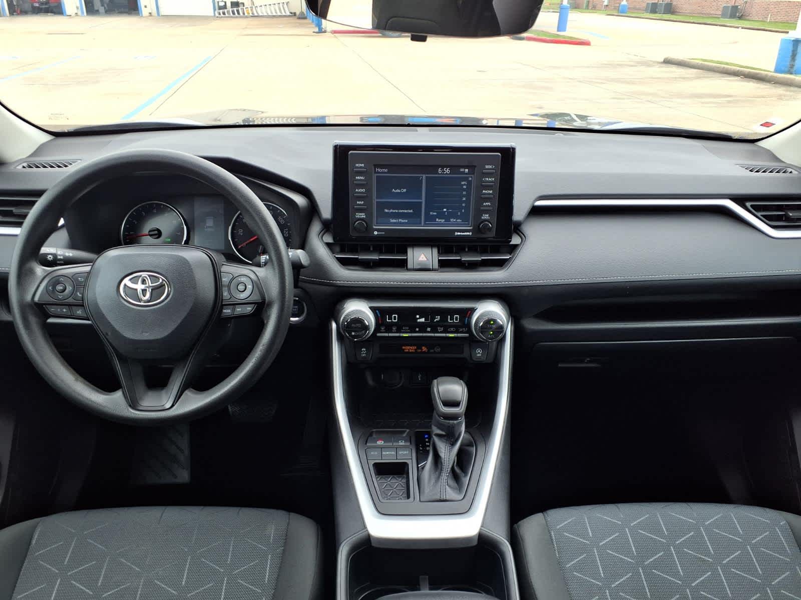 Thumbnail: 2022 Toyota RAV4 - 10