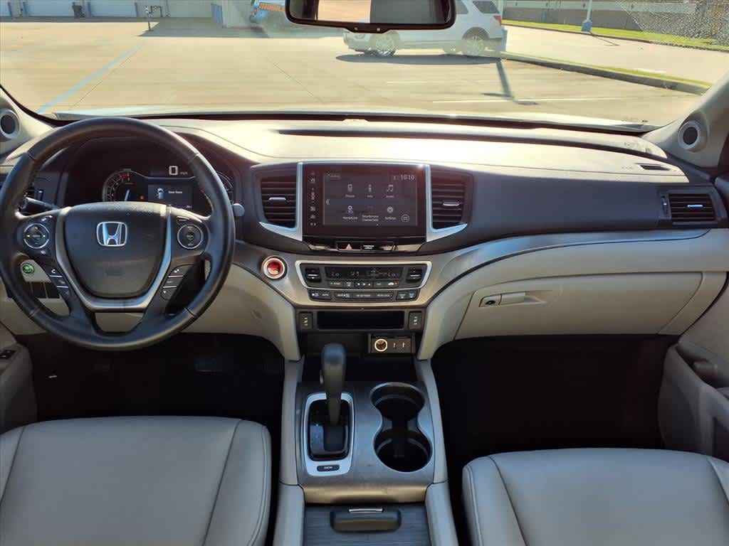 Thumbnail: 2017 Honda Pilot - 10