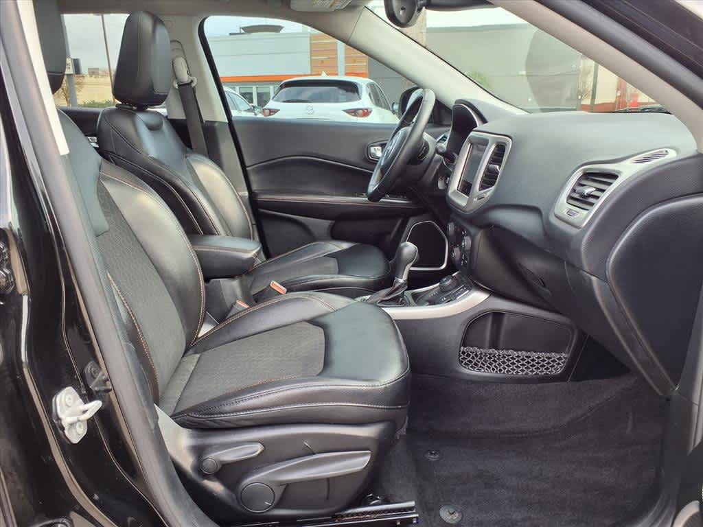 Thumbnail: 2018 Jeep Compass - 14