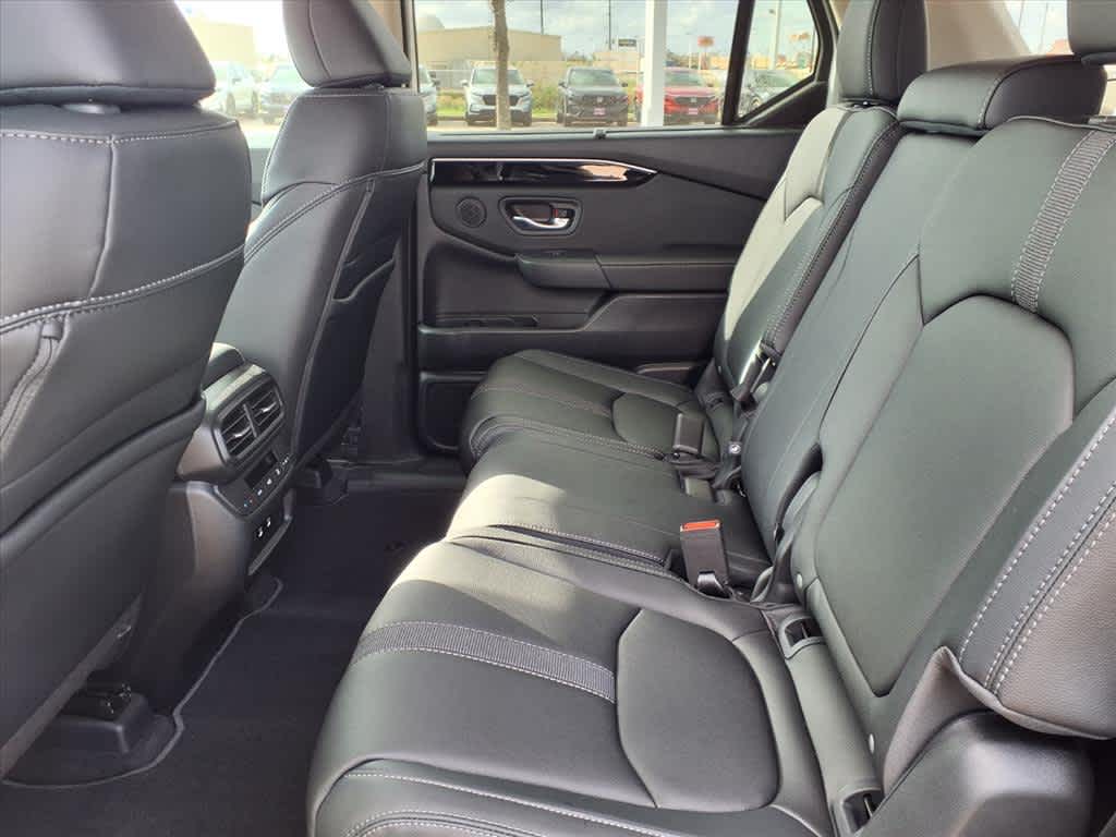 Thumbnail: 2026 Honda Pilot - 13