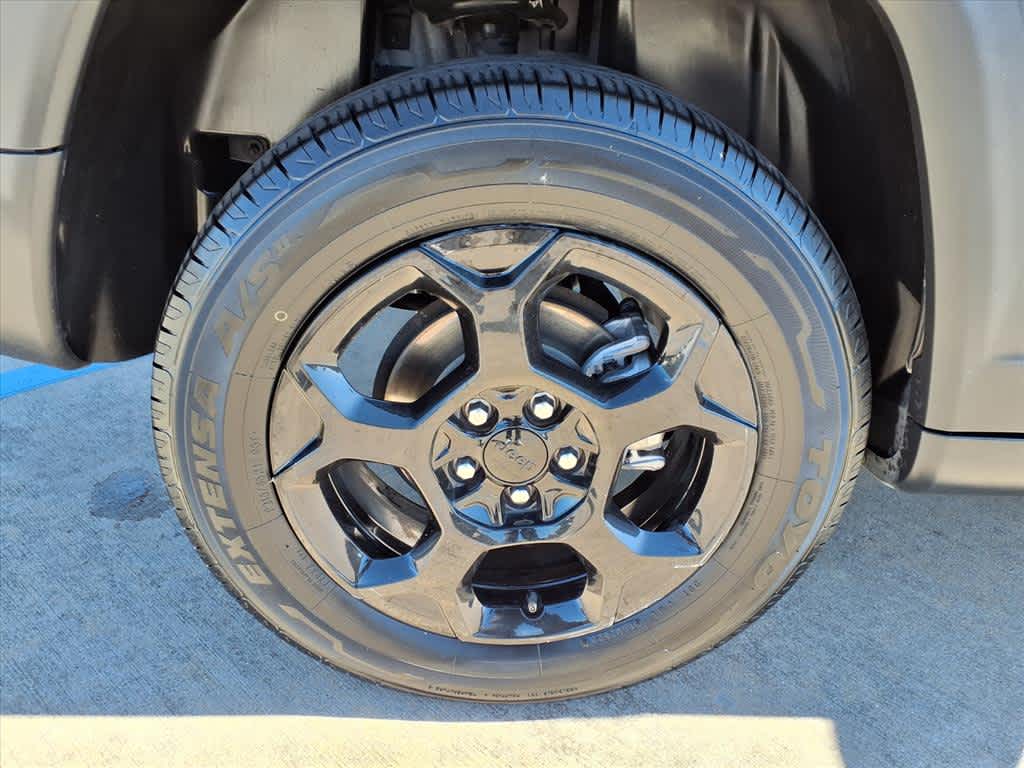 Thumbnail: 2023 Jeep Compass - 8