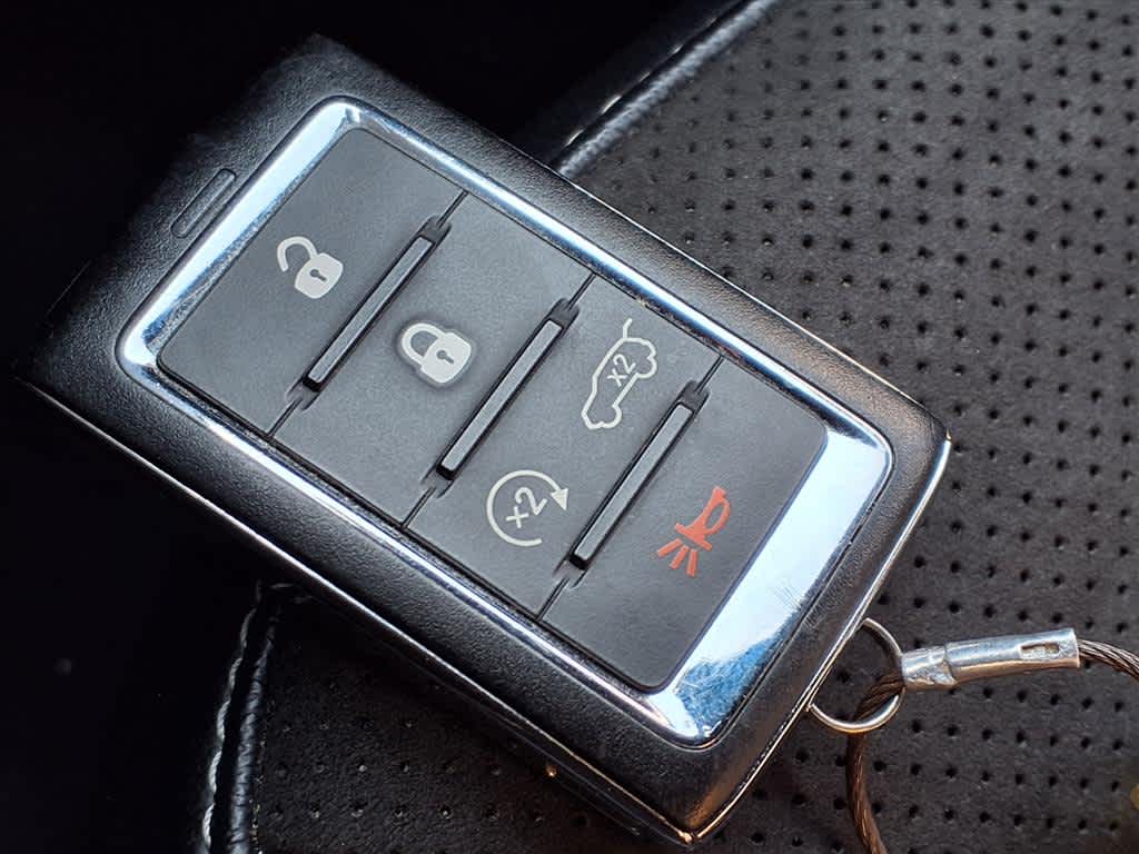 Thumbnail: 2023 Jeep Grand Cherokee - 24