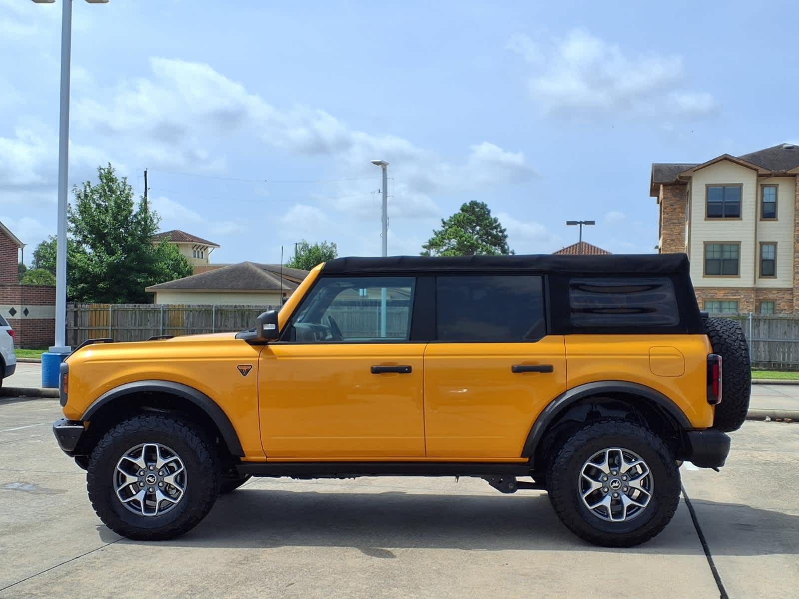 Thumbnail: 2021 Ford Bronco - 3