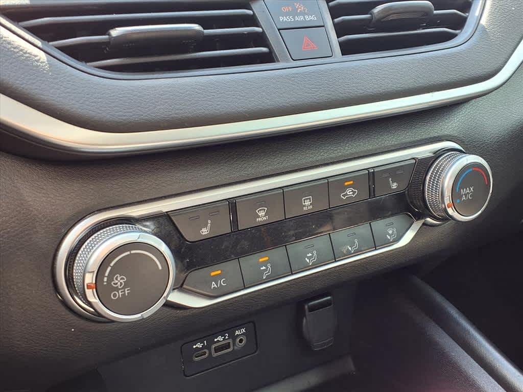 Thumbnail: 2019 Nissan Altima - 18