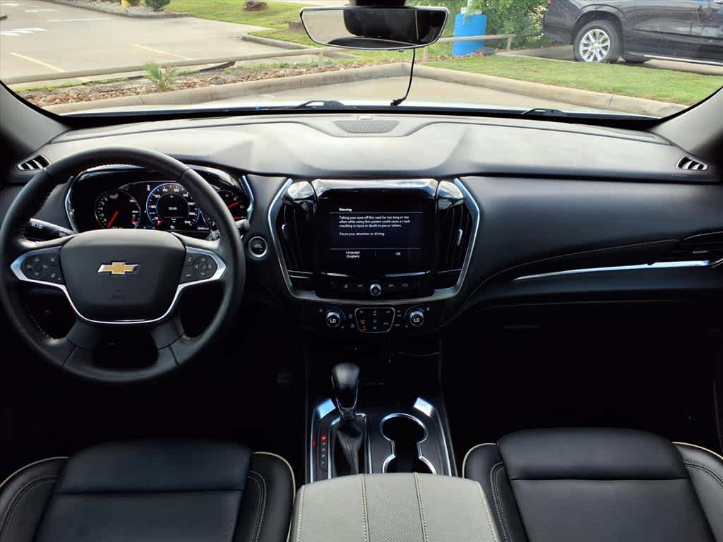 Thumbnail: 2022 Chevrolet Traverse - 10