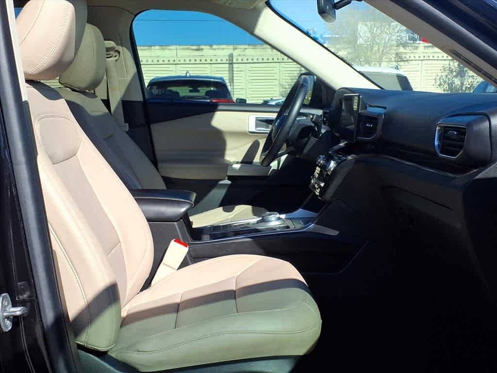 Thumbnail: 2021 Ford Explorer - 14