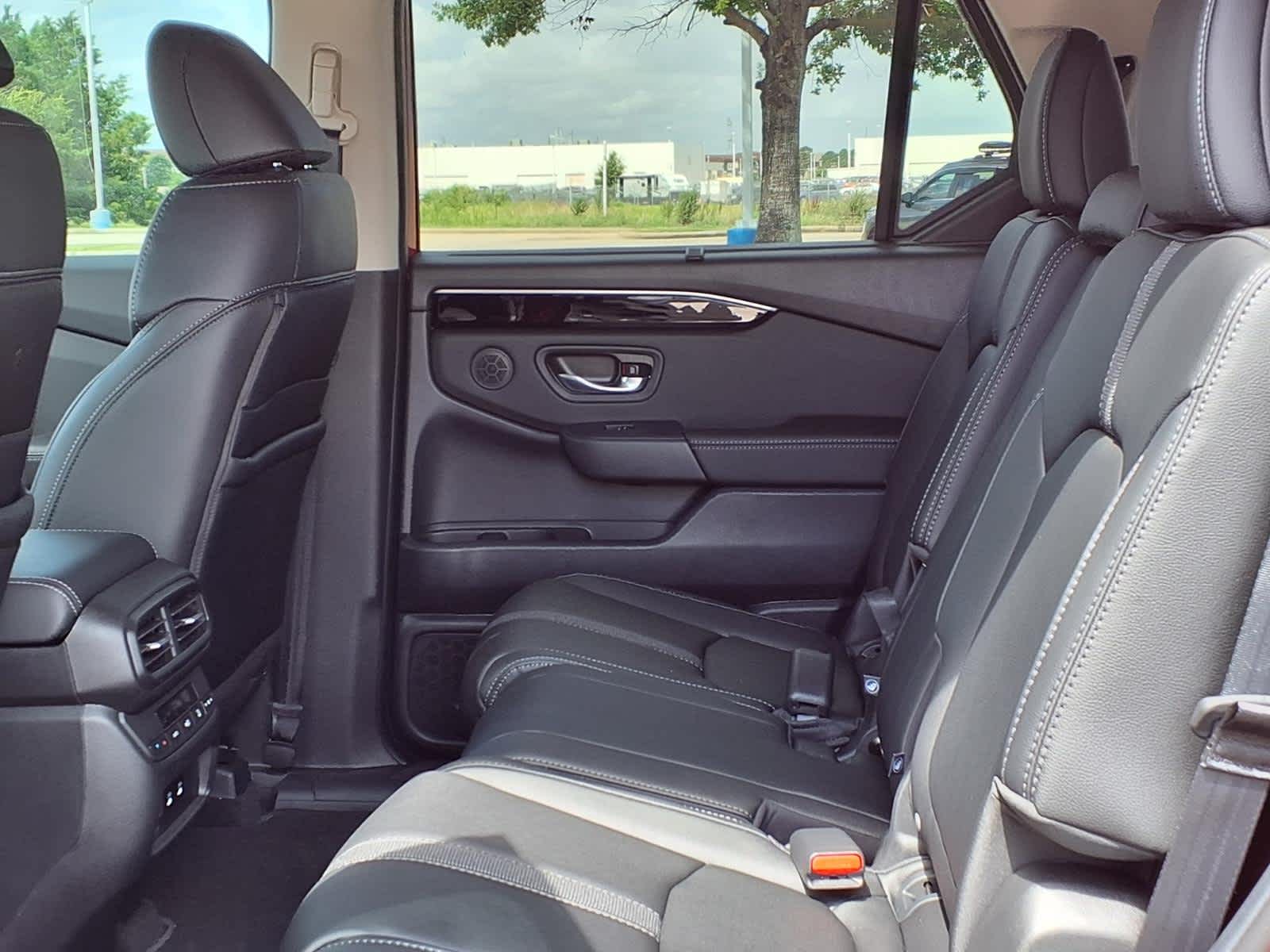 Thumbnail: 2026 Honda Pilot - 12
