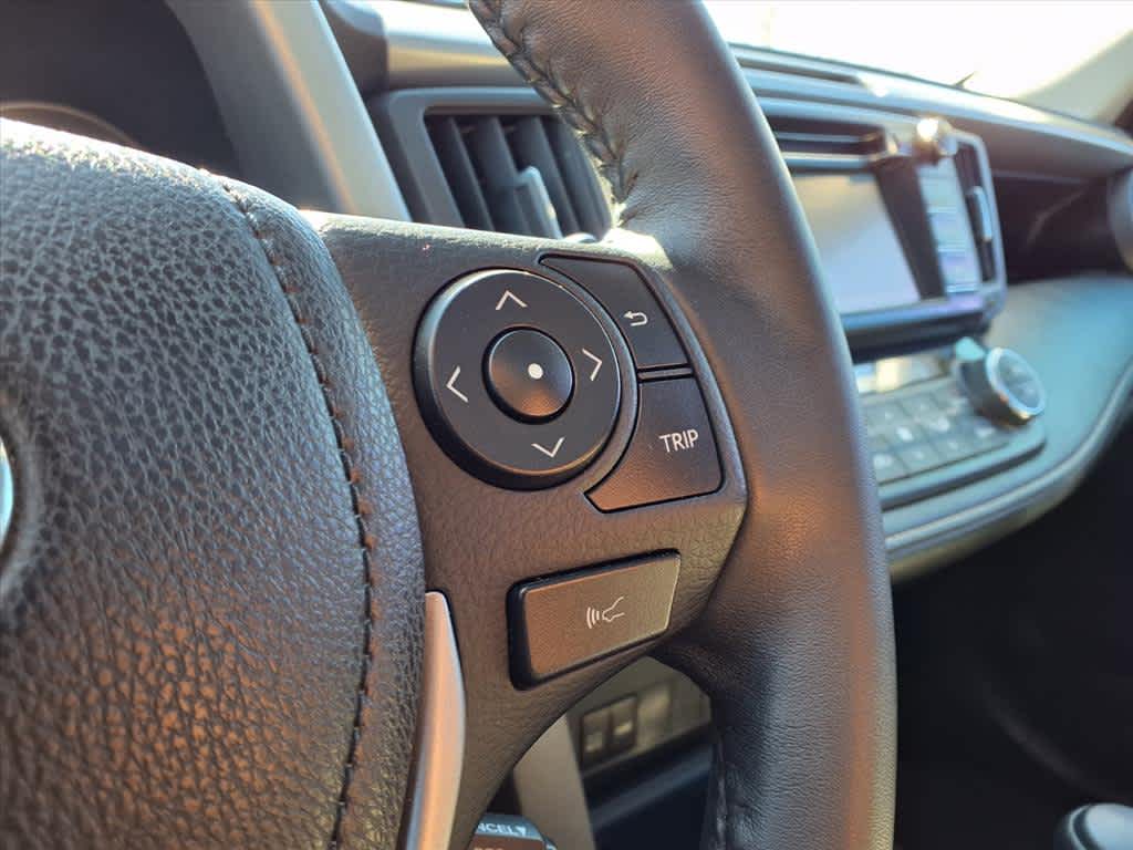 Thumbnail: 2017 Toyota RAV4 - 21