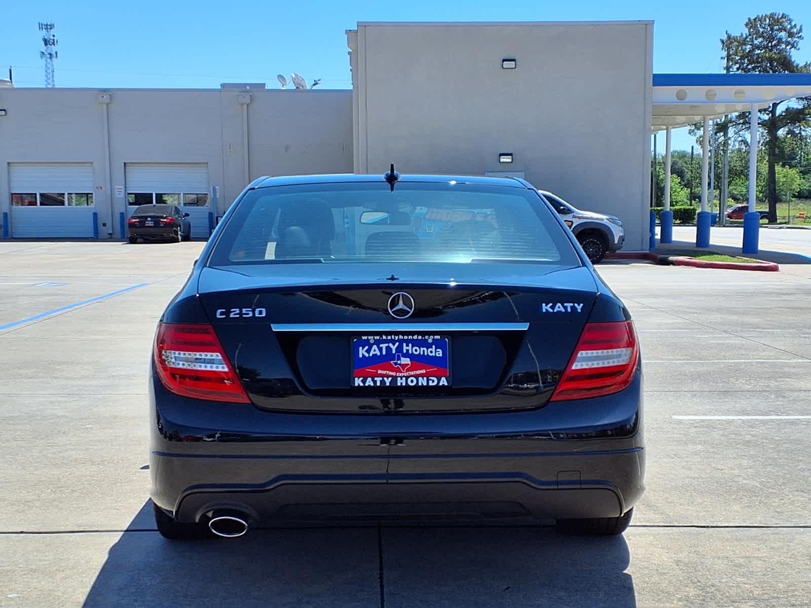 Thumbnail: 2013 Mercedes-Benz C-Class - 6