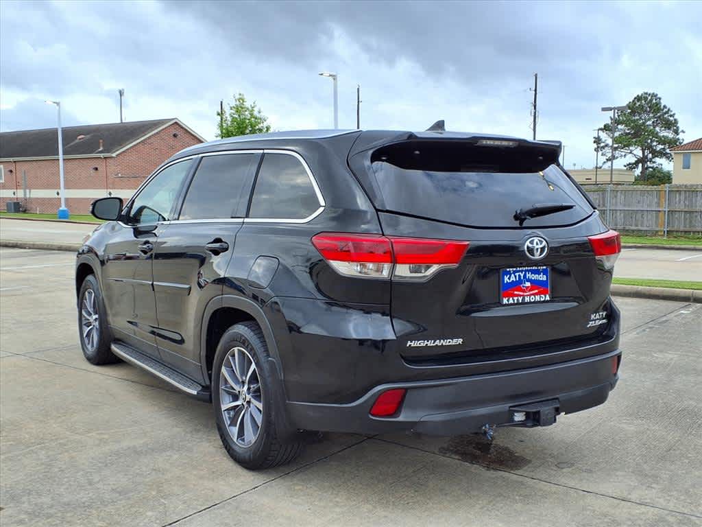 Thumbnail: 2019 Toyota Highlander - 5