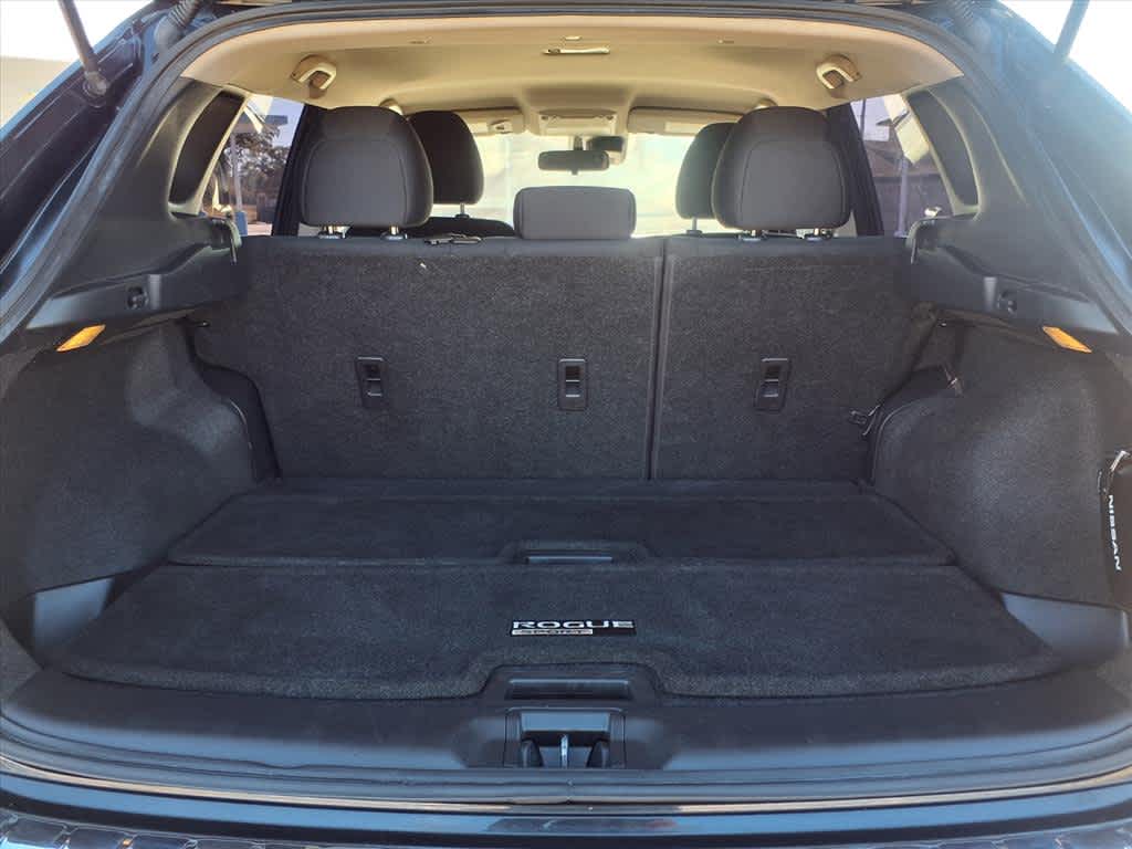 Thumbnail: 2021 Nissan Rogue Sport - 19