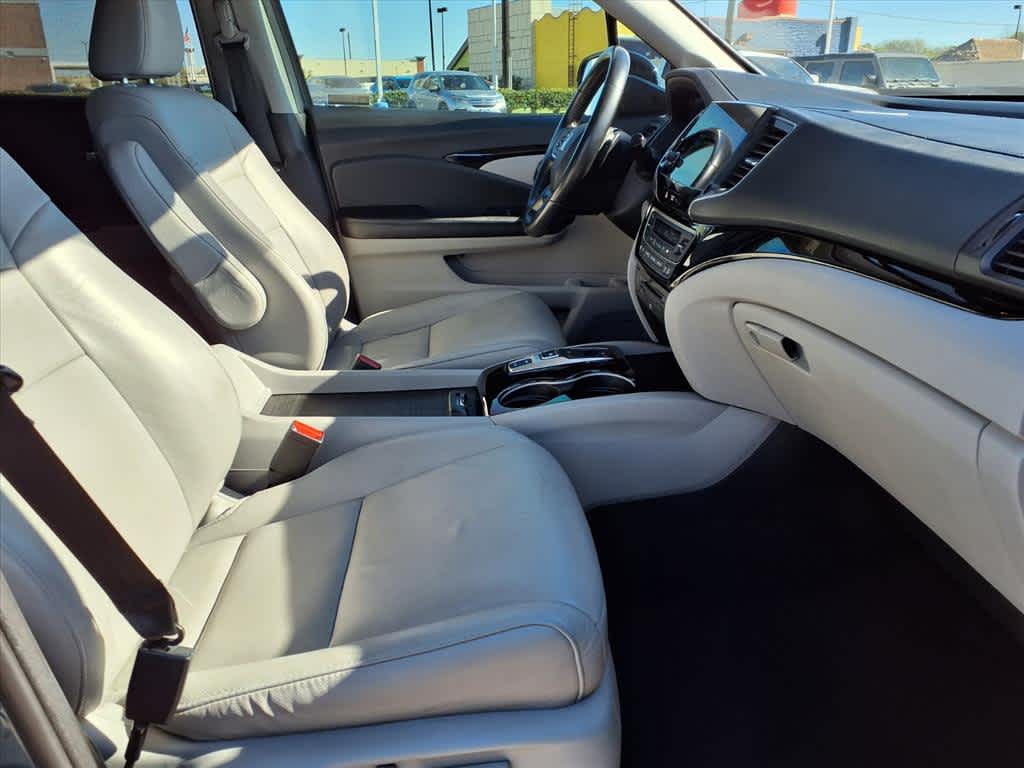 Thumbnail: 2019 Honda Pilot - 15