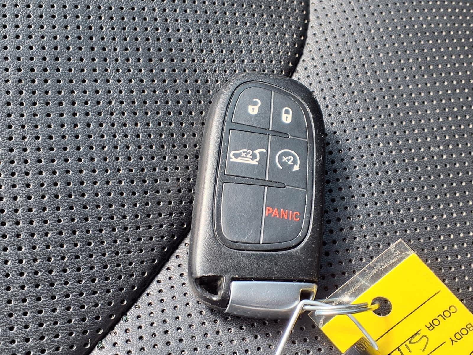 Thumbnail: 2019 Jeep Cherokee - 24