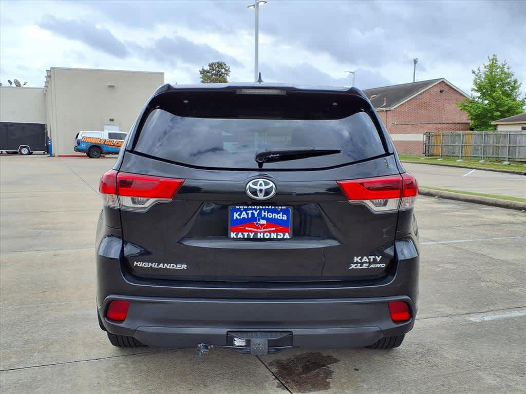 Thumbnail: 2019 Toyota Highlander - 6