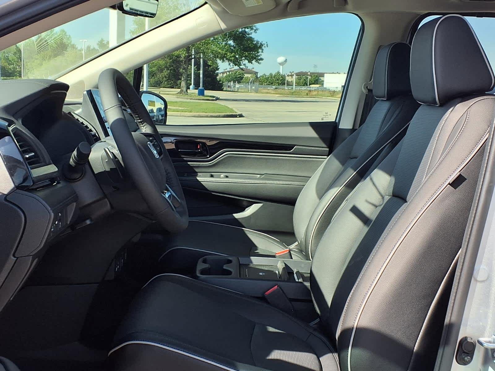 Thumbnail: 2026 Honda Odyssey - 10