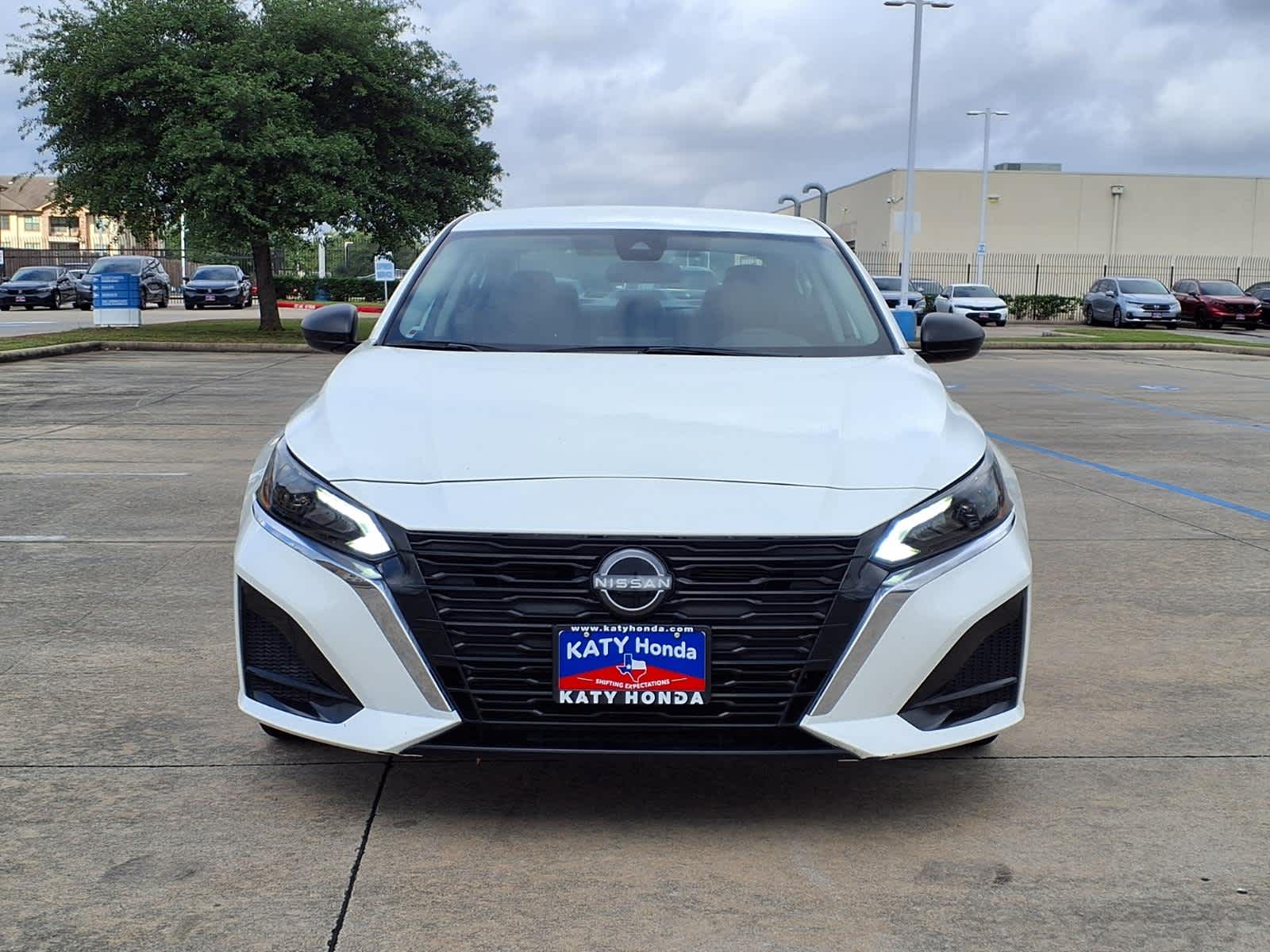 Thumbnail: 2025 Nissan Altima - 3