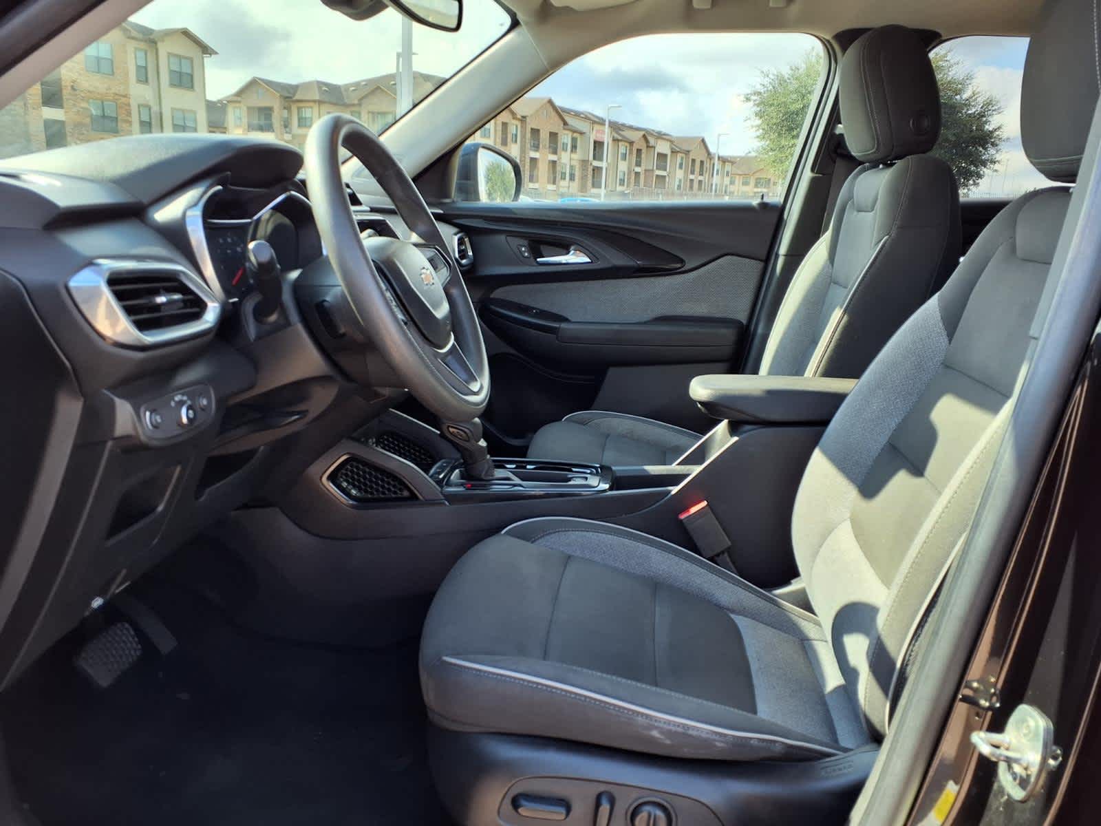 Thumbnail: 2023 Chevrolet TrailBlazer - 12