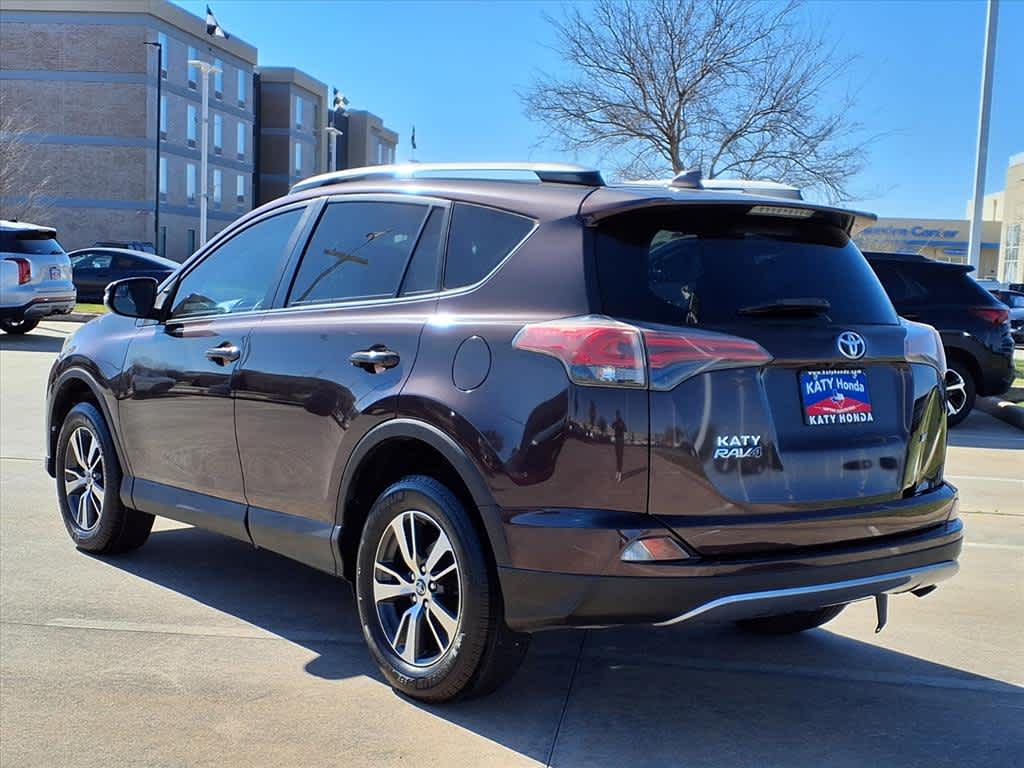 Thumbnail: 2017 Toyota RAV4 - 5