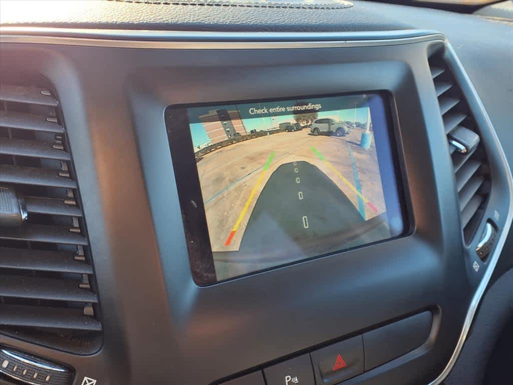 Thumbnail: 2020 Jeep Cherokee - 18