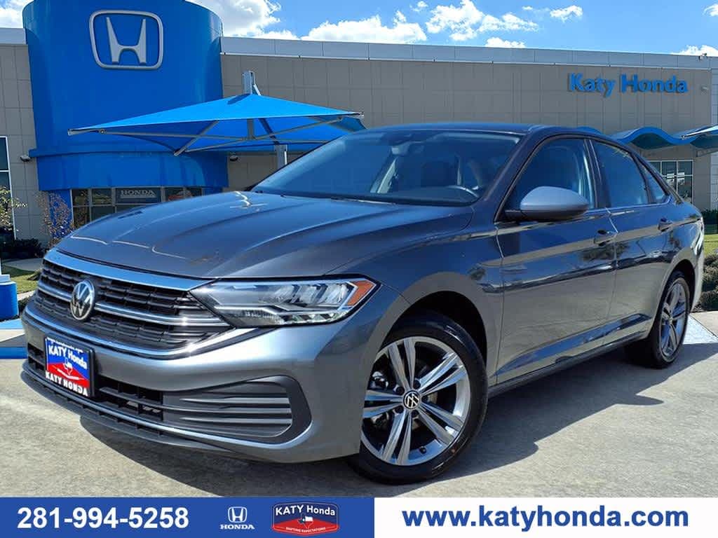 Used 2024 Volkswagen Jetta 1.5T SE Sedan