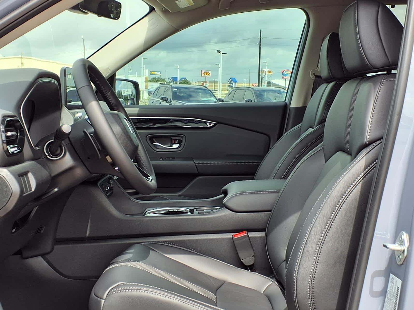 Thumbnail: 2026 Honda Pilot - 10