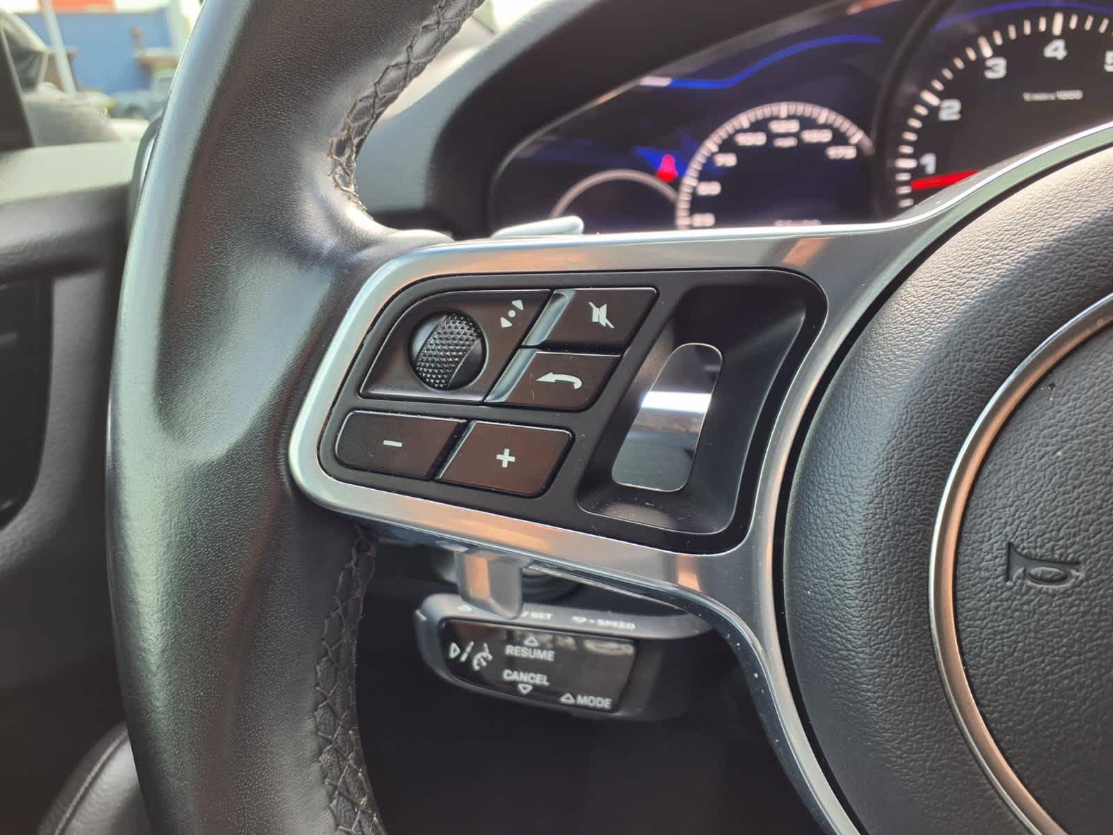 Thumbnail: 2022 Porsche Cayenne - 18