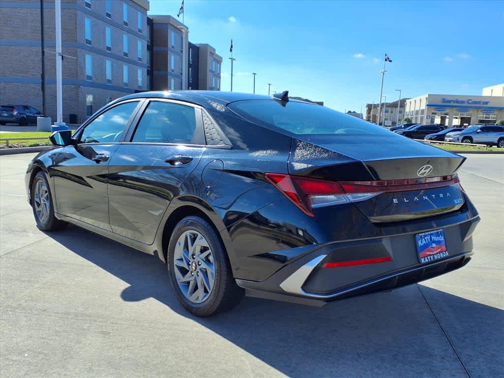 Thumbnail: 2024 Hyundai Elantra - 5