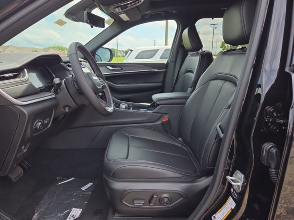 New 2025 Jeep Grand Cherokee L Limited SUV