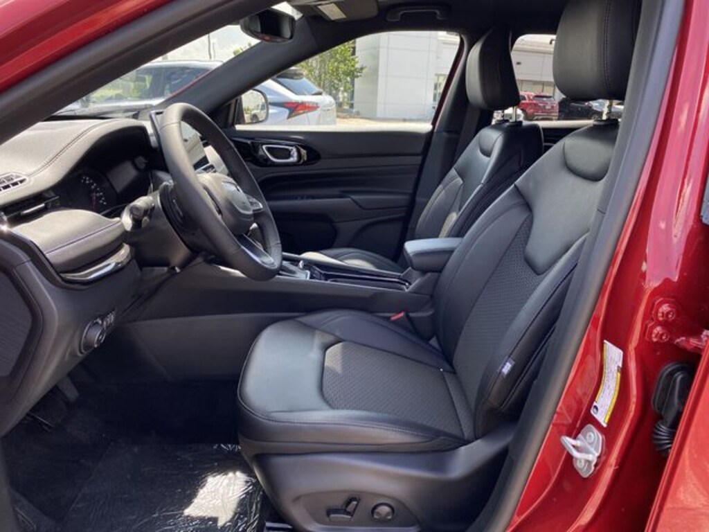 New 2025 Jeep Compass Latitude SUV