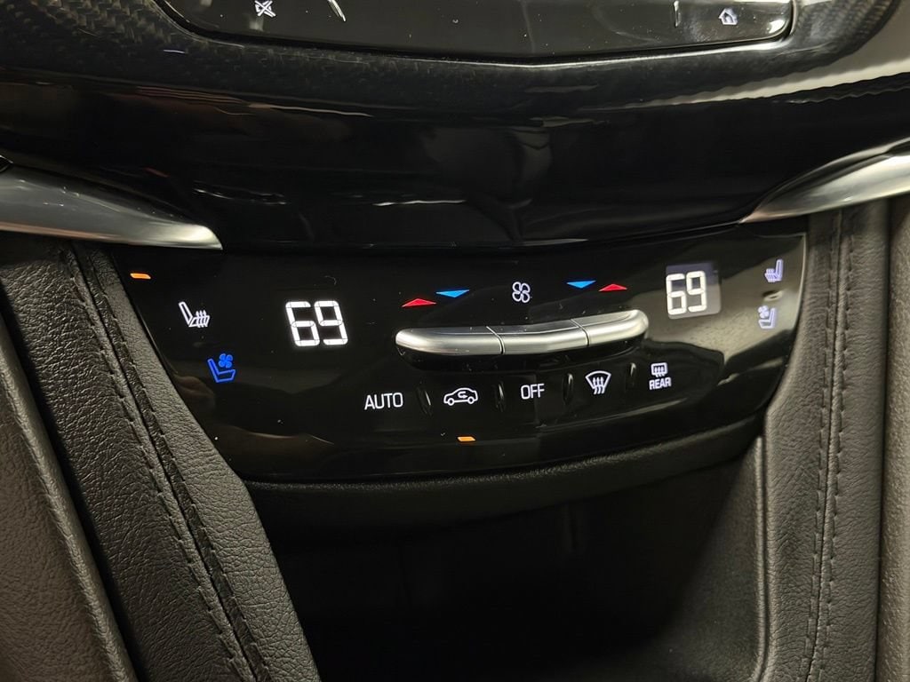 2024 Cadillac XT6 Sport - Photo 35