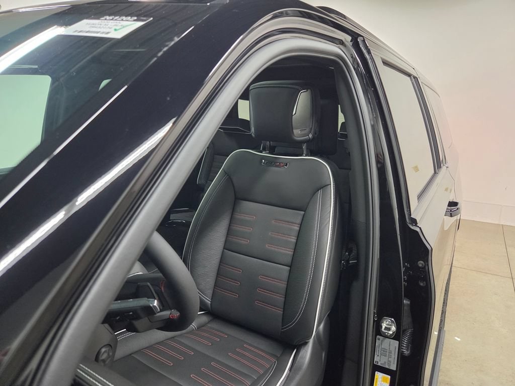 2026 GMC Yukon XL AT4 Ultimate - Photo 32