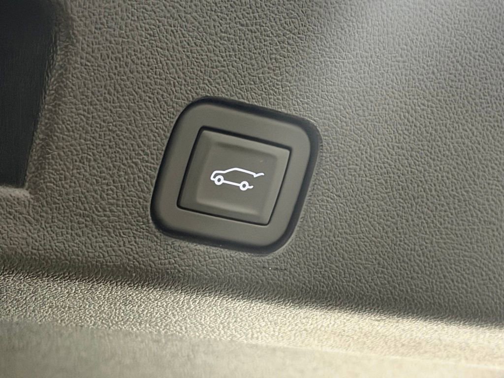2025 GMC Acadia Elevation - Photo 17