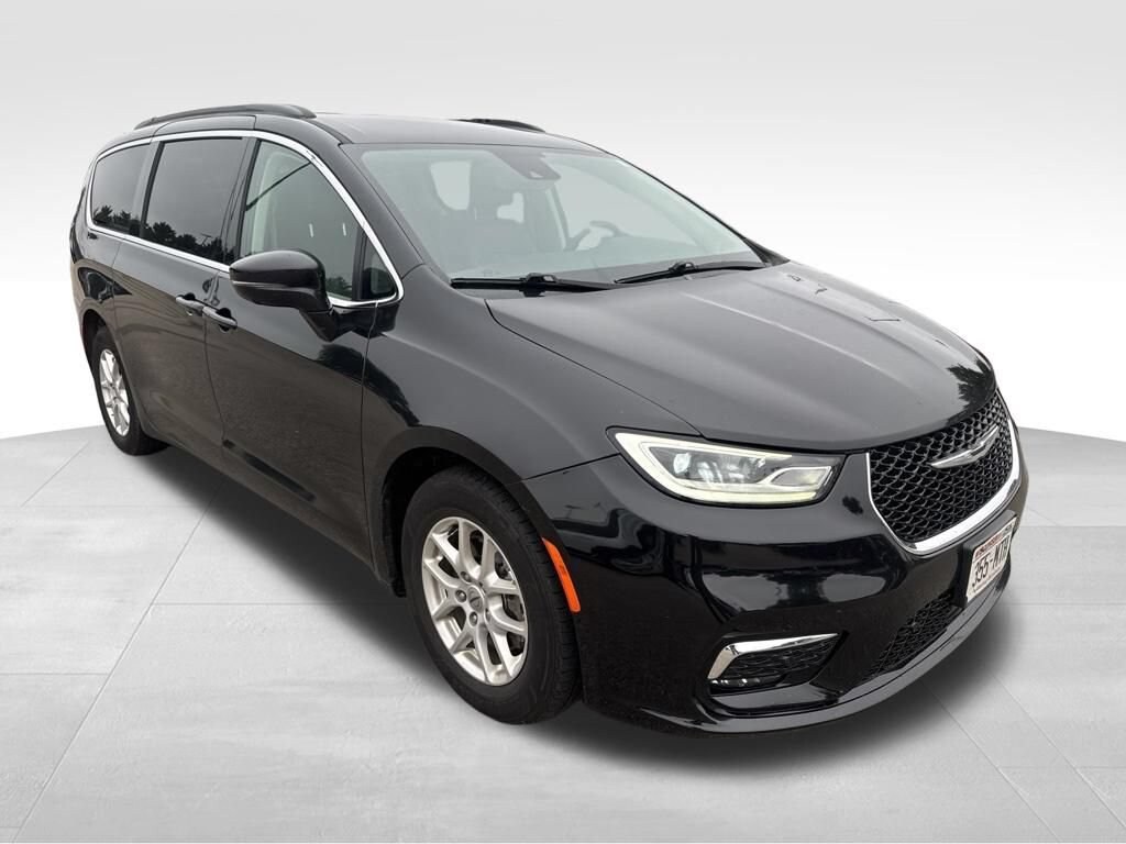 Used 2022 Chrysler Pacifica Touring L Van Passenger Van
