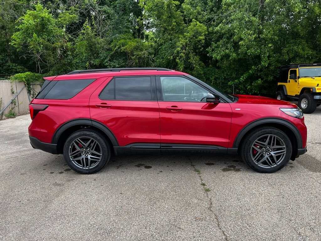 Used 2025 Ford Explorer ST-Line SUV