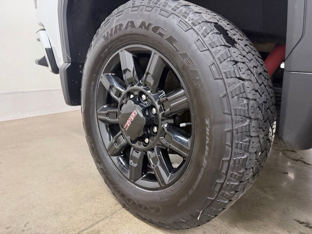 2025 GMC Sierra 2500HD AT4 - Photo 11