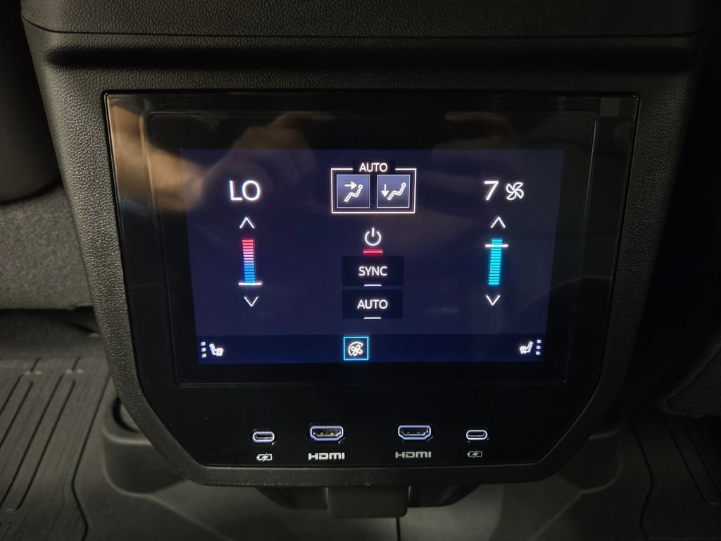 2026 GMC Yukon XL AT4 Ultimate - Photo 36