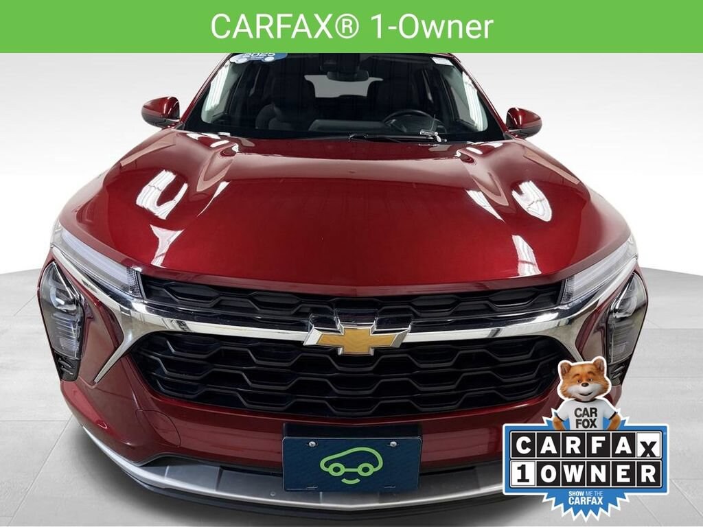 Used 2025 Chevrolet Trax LT SUV