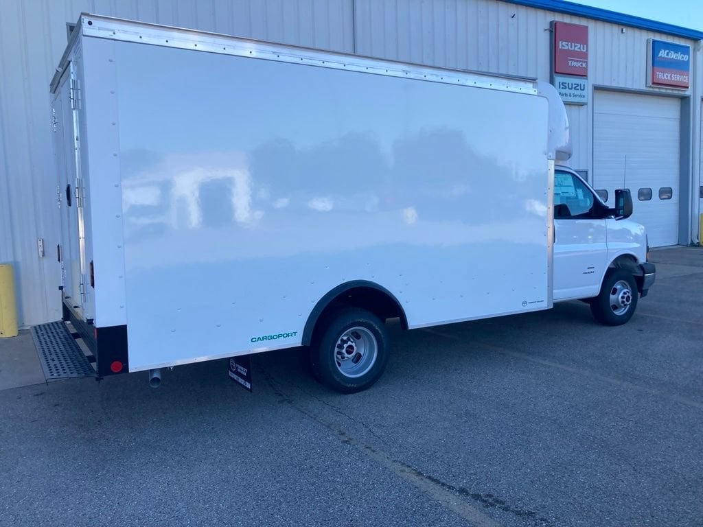 New 2026 GMC Savana Cutaway 4500 2WT Cutaway Van