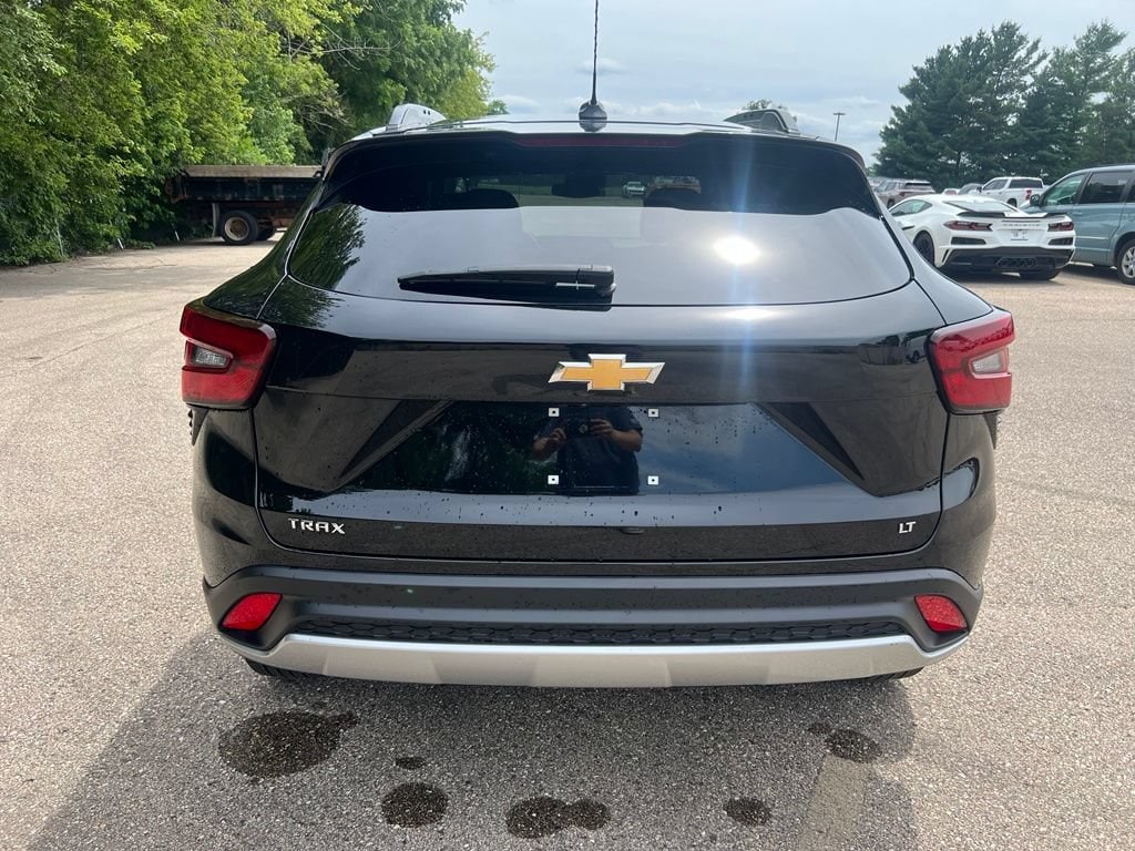 Used 2025 Chevrolet Trax LT SUV