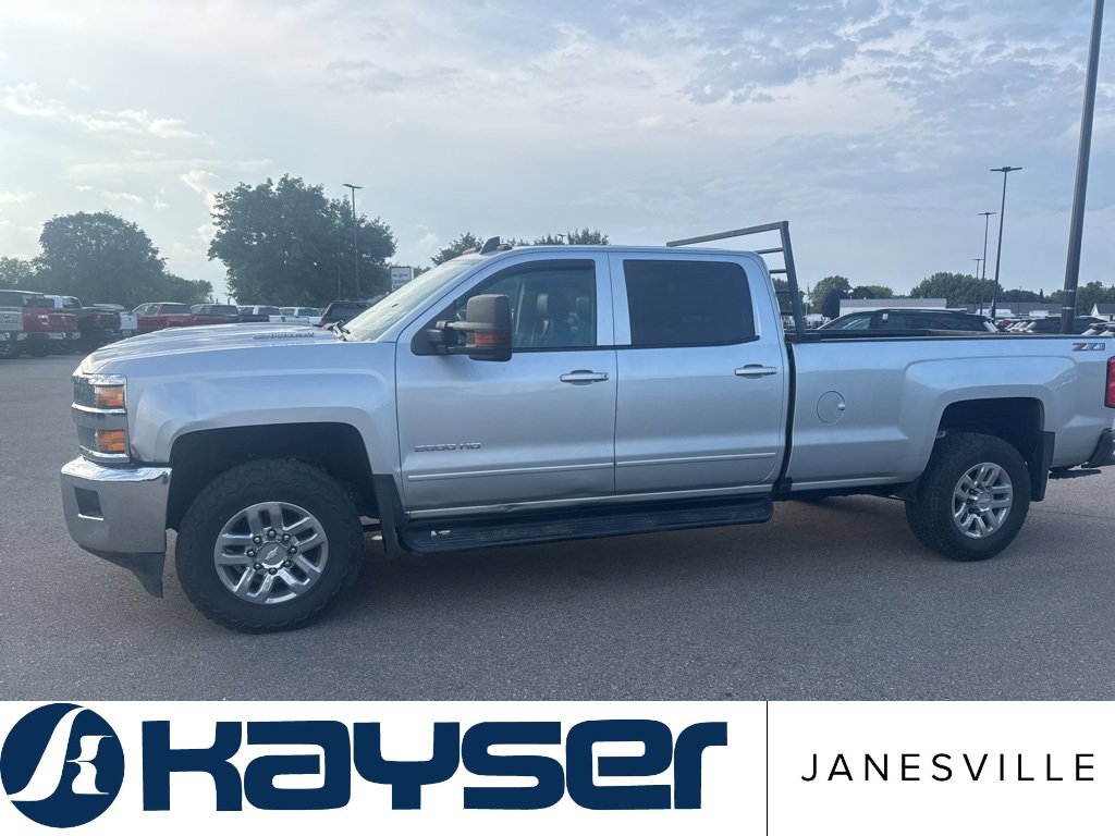 2019 Chevrolet Silverado 2500HD LT photo 3