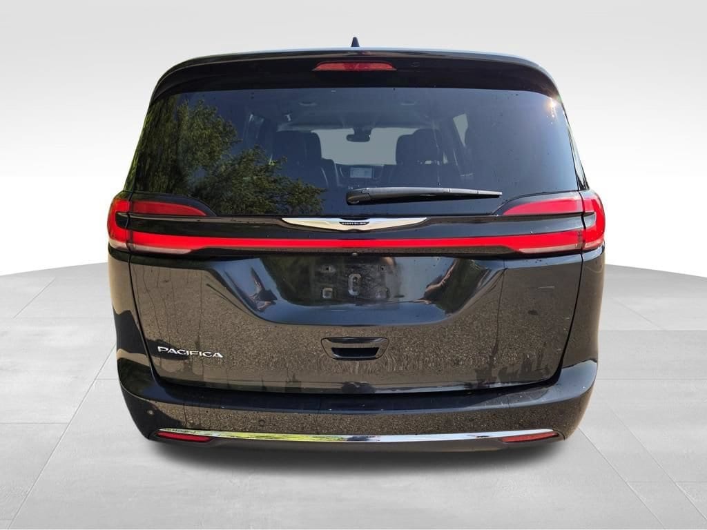 Used 2023 Chrysler Pacifica Touring L Van Passenger Van