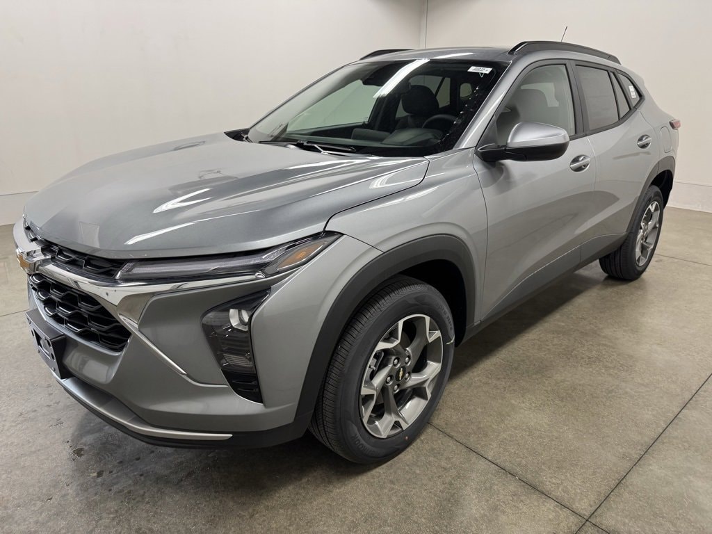 New 2025 Chevrolet Trax LT SUV